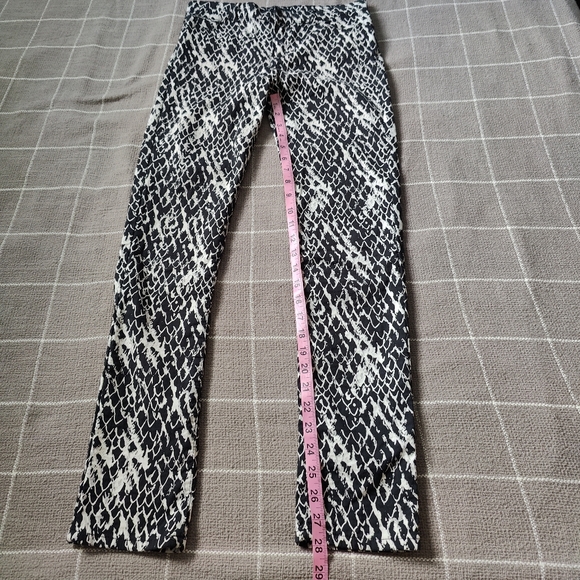 The Kooples Black and White Printed Jeggings Jeans - Picture 9 of 14